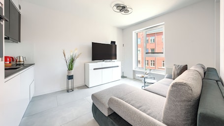 Studio (35) | Living area | Flat-screen TV