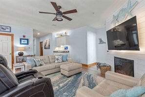 Smart TV, fireplace