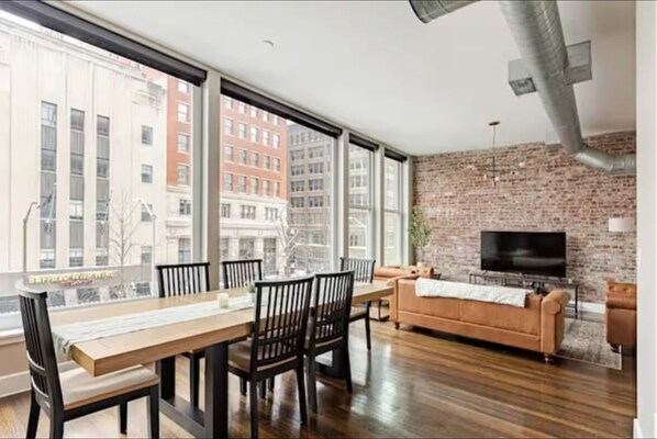 Interior - McOuat Place 4A - Luxury 1 Bed Downtown Indy Apartment Prime Location (Indianapolis)