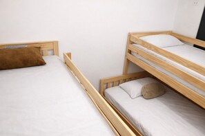 4 Schlafzimmer, Schreibtisch, kostenloses WLAN, Bettwäsche