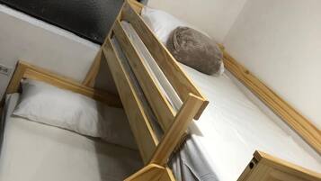 4 Schlafzimmer, Schreibtisch, kostenloses WLAN, Bettwäsche