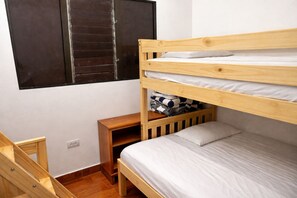 4 chambres, bureau, Wi-Fi gratuit, draps fournis