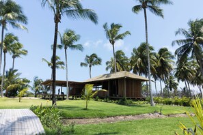 บาร์ริมหาด