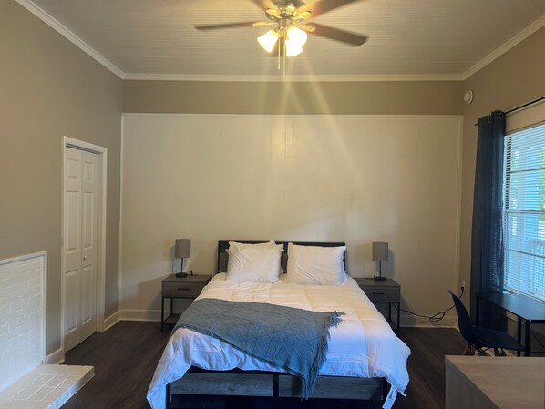 Iron/ironing board, WiFi, bed sheets