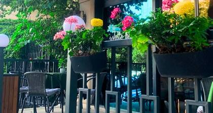 White Breeze Hotel