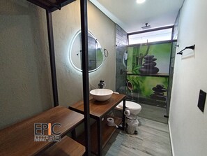 Premium Suite | Bathroom - Epic Suite 513 Deluxe Aeropuerto (Pereira)