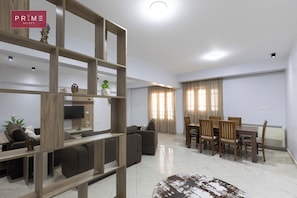 Superior-Apartment, 3 Schlafzimmer, Meerblick | Wohnbereich