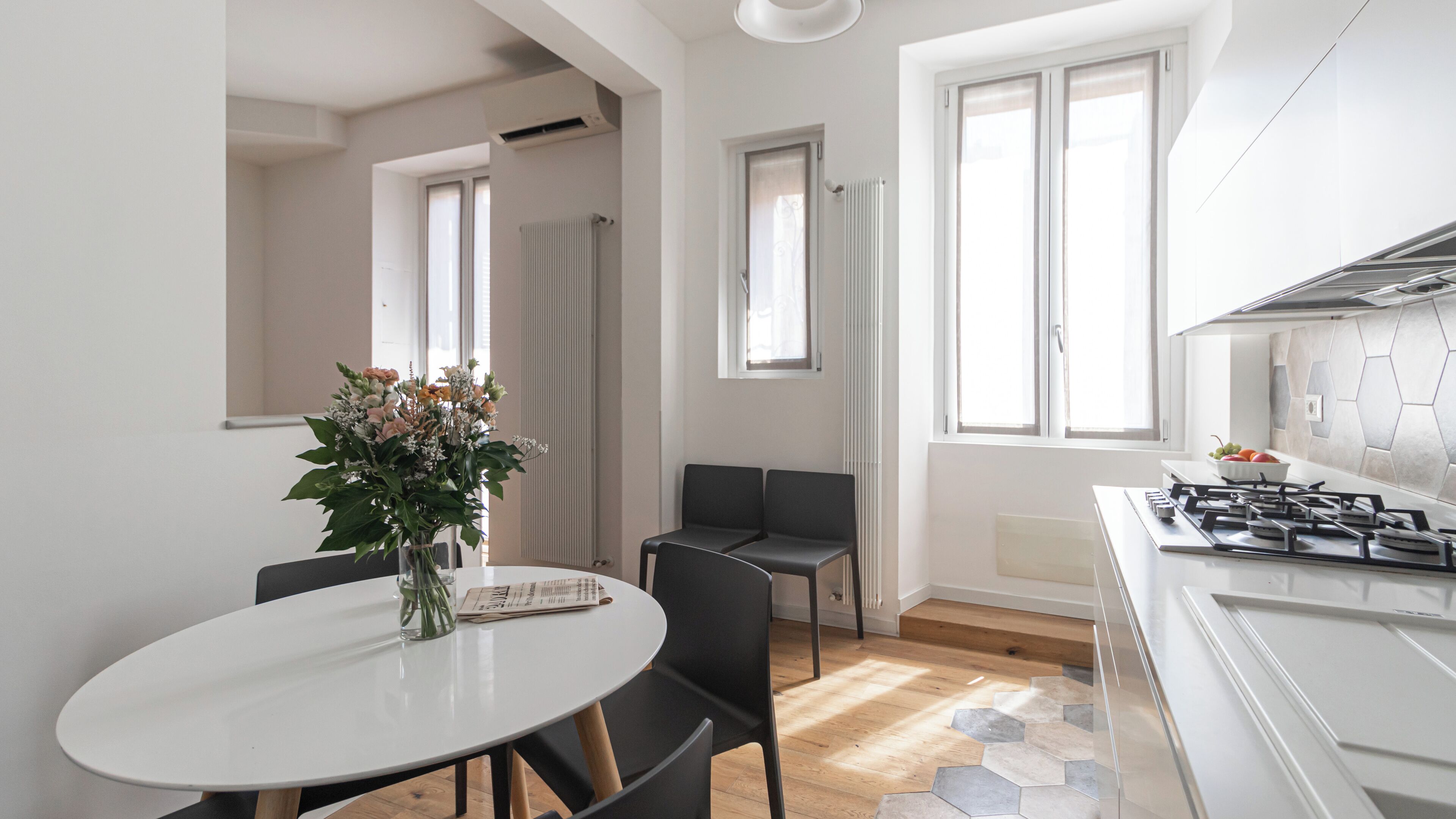 Apartment (2 Bedrooms) | Private kitchen | Microwave, oven, electric kettle, high chair