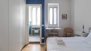 2 bedrooms, iron/ironing board, bed sheets