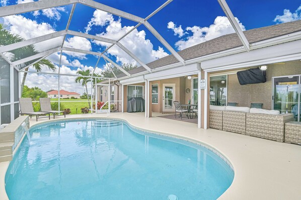 Outdoor pool, a heated pool