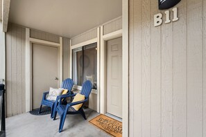 Terrace/patio - Campus West Nest - King Bed + Walk to CSU (Fort Collins)