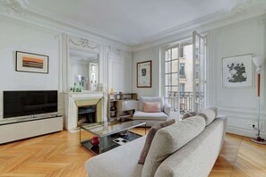 TV, stereo, offices