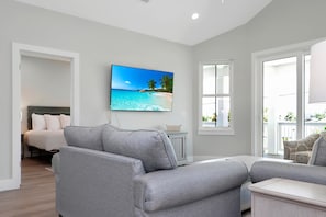 House, Multiple Beds (Georgia Blue) | Living area