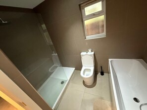 Douche, serviettes fournies