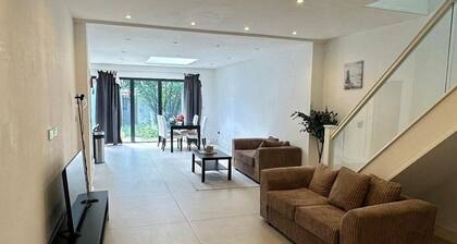 Charming 3 Bedroom House in West London