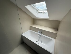 Shower dan handuk