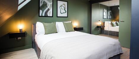 2 habitaciones, escritorio, tabla de planchar con plancha y wifi gratis