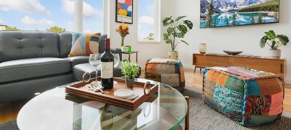 55-inch flat-screen TV with digital channels - The Overlook - Luxe Old Town Condo w/ King Suite (Fort Collins)