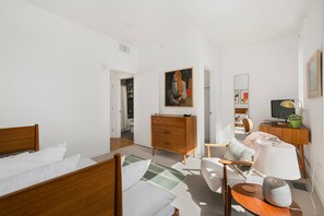 Townhome, Multiple Beds, Patio, Mountain View (401 Linden Street #3-332) | 2 bedrooms, individually decorated, individually furnished, desk