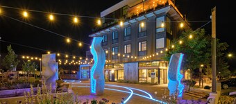 The Overlook - Luxe Old Town Condo w/ King Suite