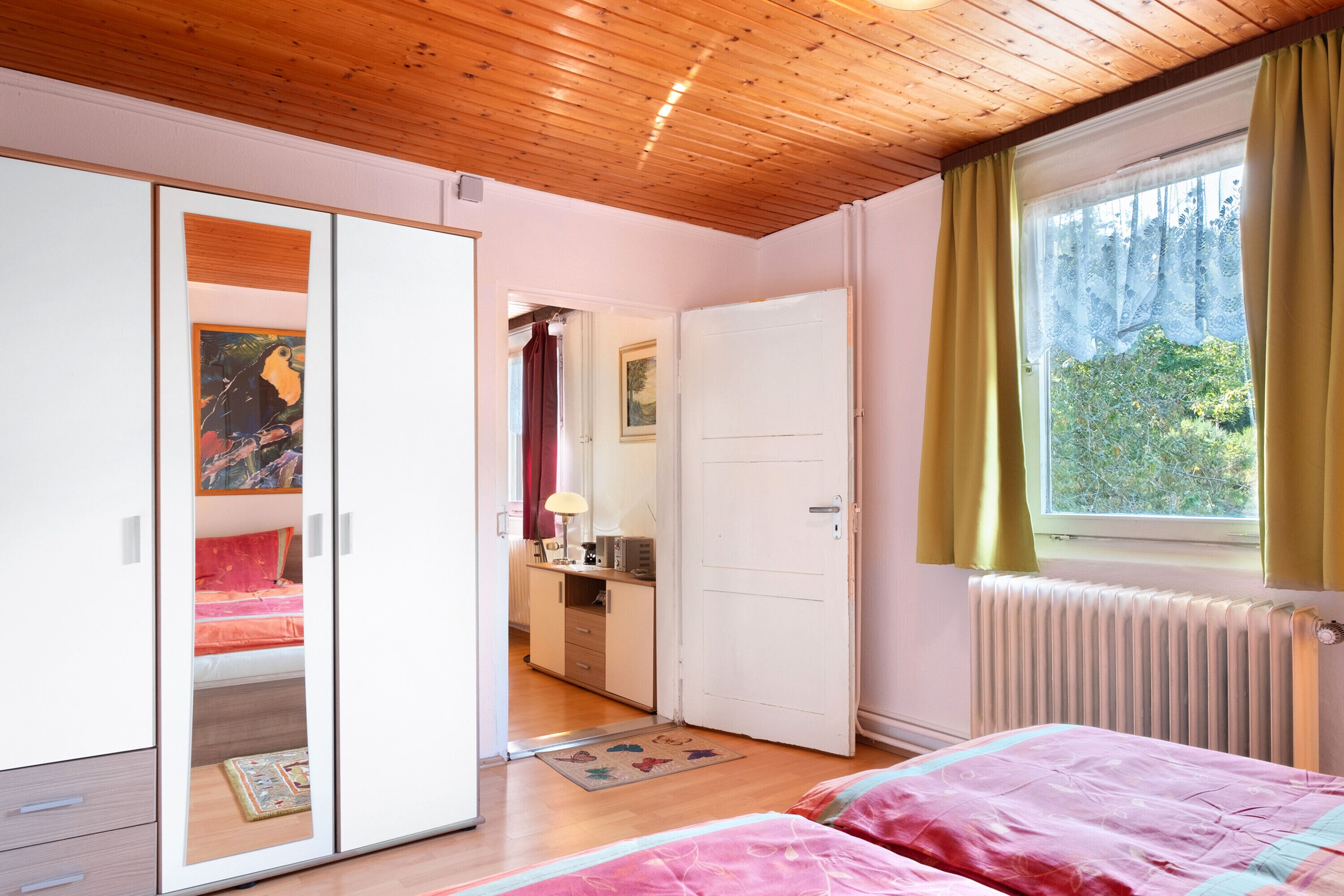 2 slaapkamers, een strijkplank/strijkijzer, wifi, beddengoed