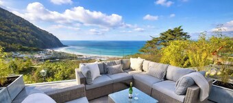 Sunset Terrace - 2-Bed Sea View Apartment at Tors Park with Terrace