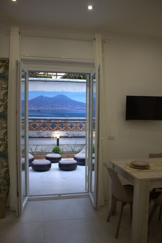 REALECASINABORBONICA-INTEGRAL APARTMENT WITH TERRACE IN THE HEART OF PORTICI
