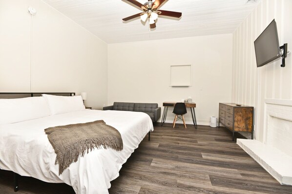 Silitysrauta/-lauta, Wi-Fi, vuodevaatteet