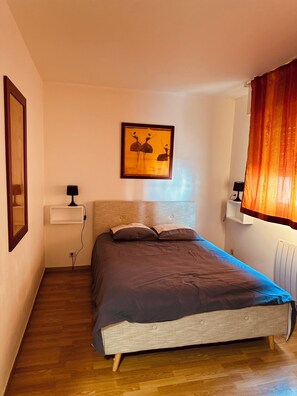 1 habitación, tabla de planchar con plancha y acceso a internet