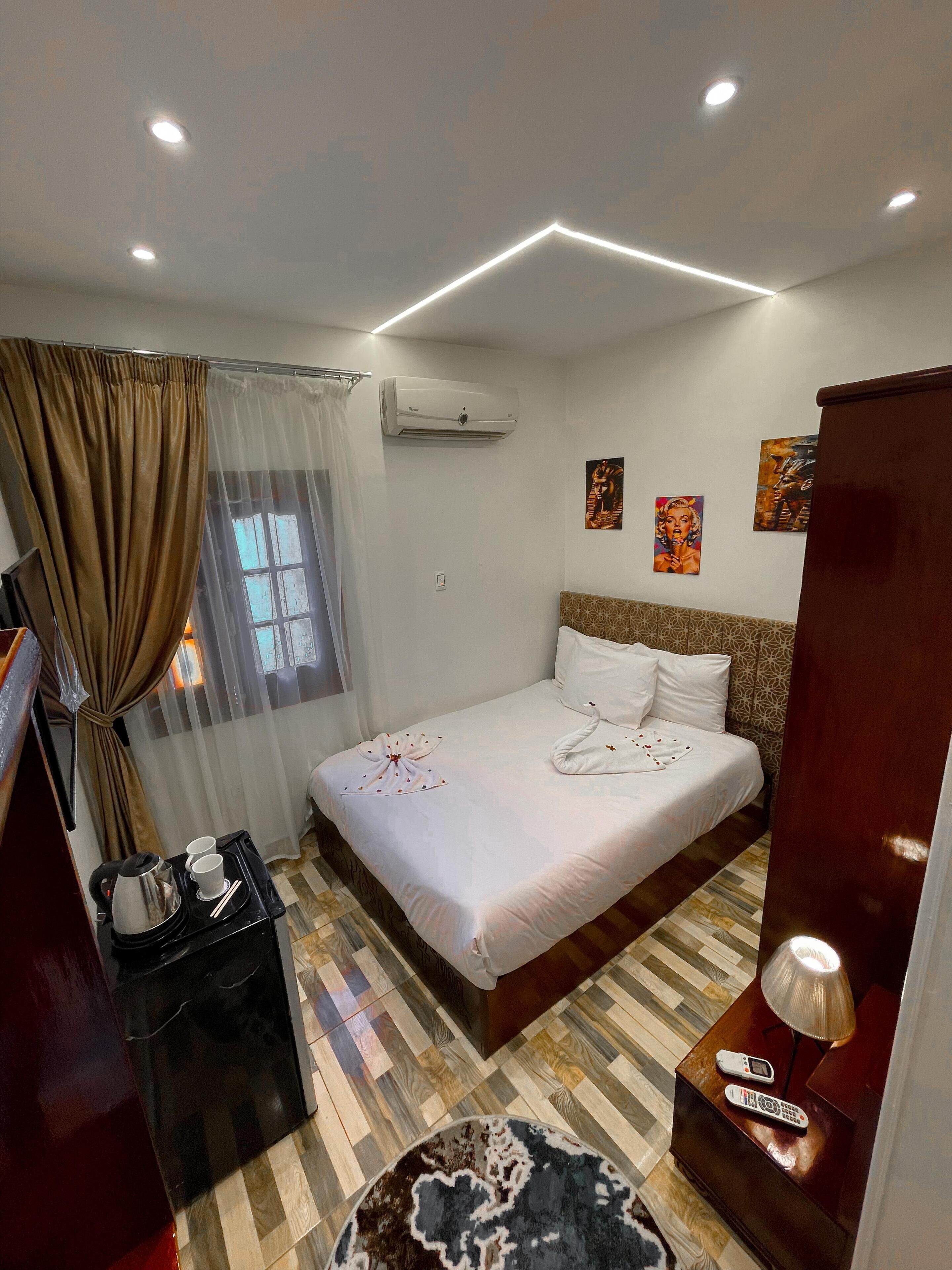 Luxury Single Room | Soundproofing, free WiFi