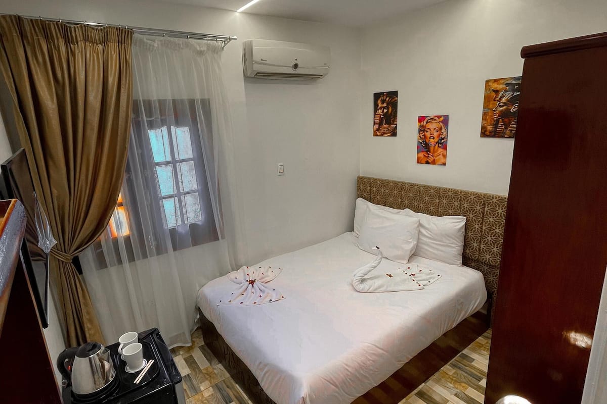 Luxury Single Room | Soundproofing, free WiFi