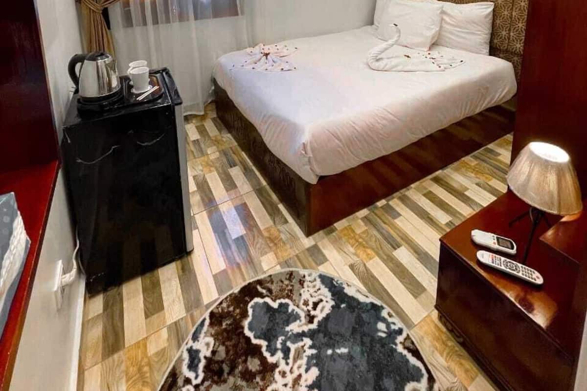 Luxury Single Room | Free WiFi