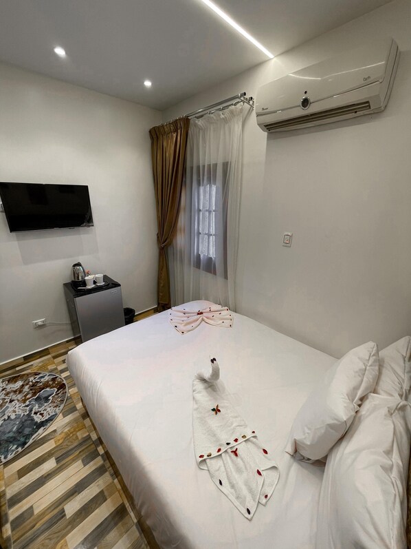 Standard Double Room | Free WiFi
