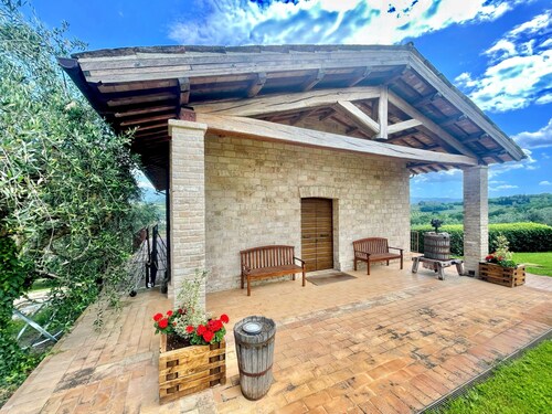 Spoleto Tranquilita Sleeps 16 With Wifi Pool Yoga Studio Gardens and Views