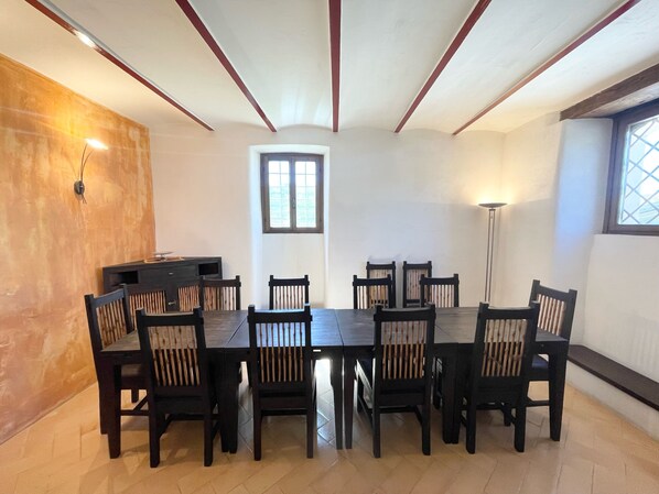 Villa, 5 Bedrooms, Private Pool, Garden View | Dining