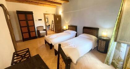 Spoleto Tranquilita Sleeps 16 With Wifi Pool Yoga Studio Gardens and Views