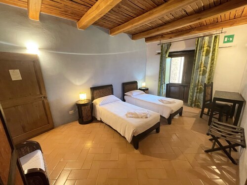 Spoleto Tranquilita Sleeps 16 With Wifi Pool Yoga Studio Gardens and Views