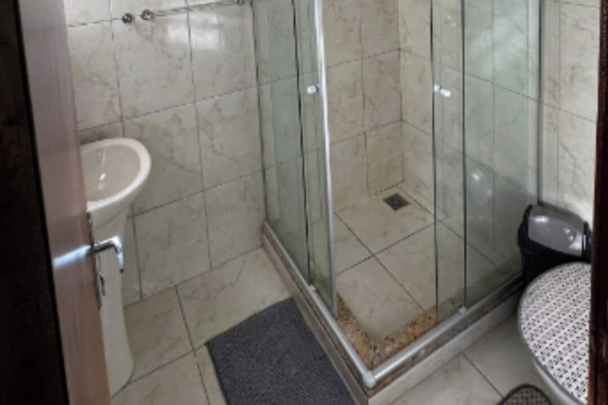 Habitación triple Deluxe, vista al jardín | Wifi gratis