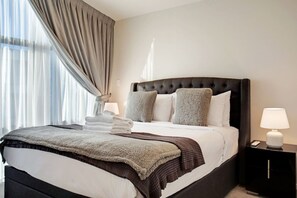 3 bedrooms, desk, iron/ironing board, free WiFi