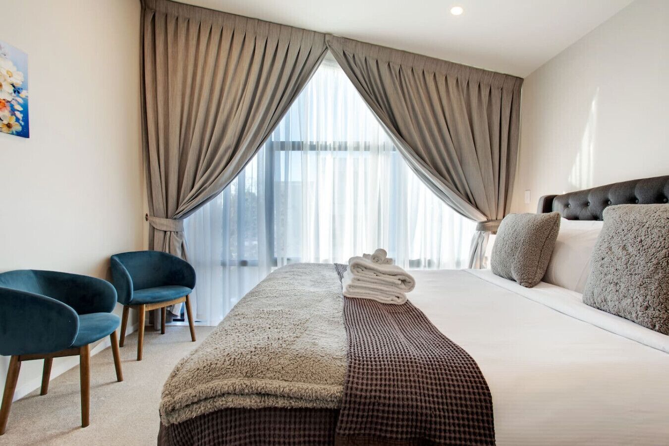 3 bedrooms, desk, iron/ironing board, free WiFi