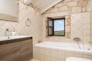 Ducha, secador de pelo, toallas