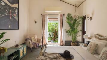 3 bedrooms, in-room safe, desk, iron/ironing board