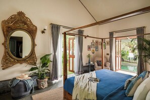 3 slaapkamers, een kluis op de kamer, een bureau