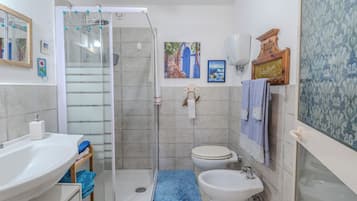 Loft, pemandangan kebun | Kamar mandi | Kloset