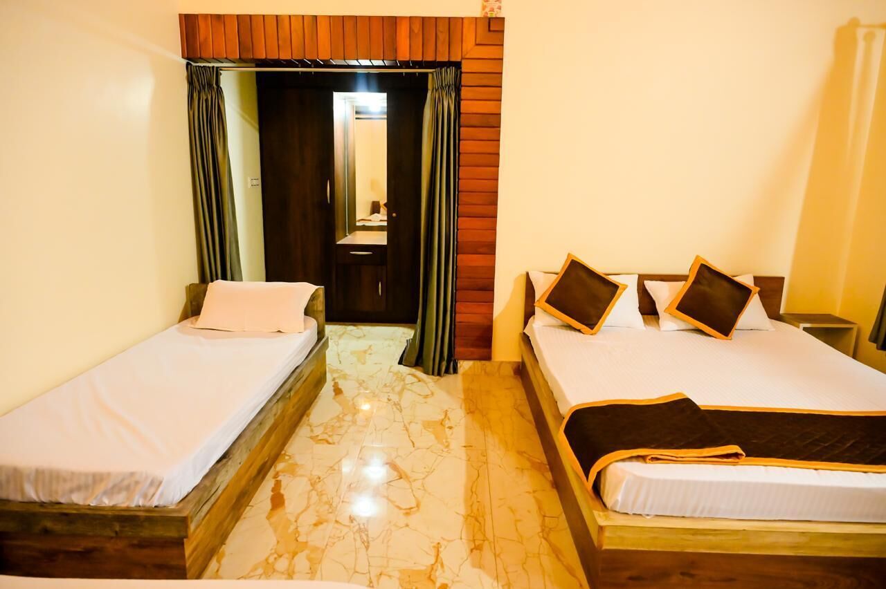 Family Room | Iron/ironing board