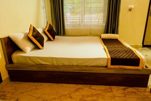 Classic Double Room | Iron/ironing board