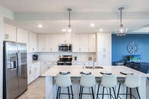 Microwave, oven, stovetop, dishwasher - Make yourself at home in this lovely brand new 2-Bedroom Punta Gorda retreat! (Punta Gorda)