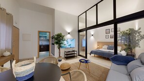 1 室のベッドルーム、アイロン / アイロン台、WiFi、ベッドシーツ