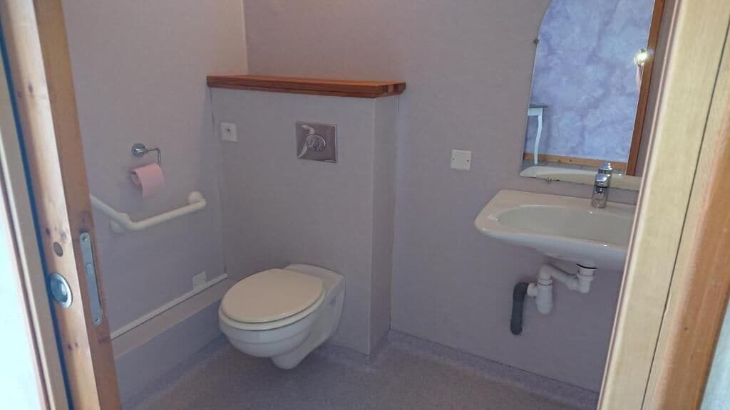 Double Room - Accessible for People with Reduced Mobility | Bathroom | Shower, rainfall showerhead, free toiletries, hair dryer (on request)