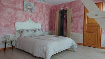 Comfort Double Room, Garden View | Iron/ironing board (on request), WiFi (free)